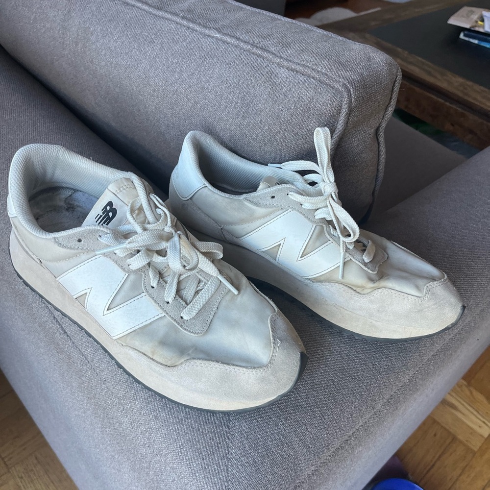 New Balance 237